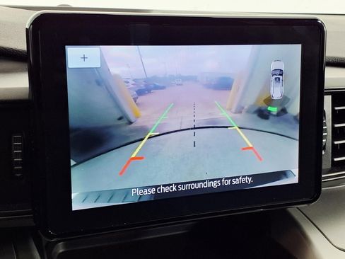 Used 2024 Ford Explorer XLT image 24