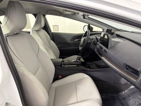 Used 2024 Toyota Prius XLE image 31