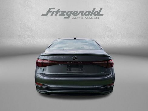 Used 2025 Volkswagen Jetta SE FWD image 5
