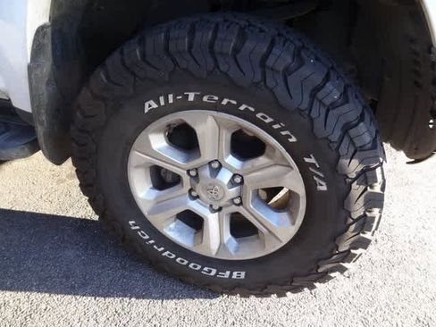 Used 2020 Toyota 4Runner SR5 Premium image 13