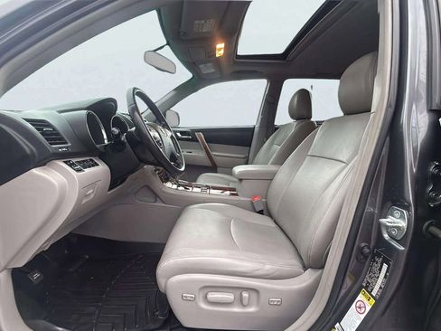 Used 2012 Toyota Highlander Limited image 14