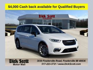 New 2026 Chrysler Pacifica Limited w/ Trailer Tow Group 360° Tour