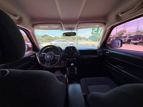 Used 2015 Jeep Patriot Sport w/ Power Value Group FWD image 8