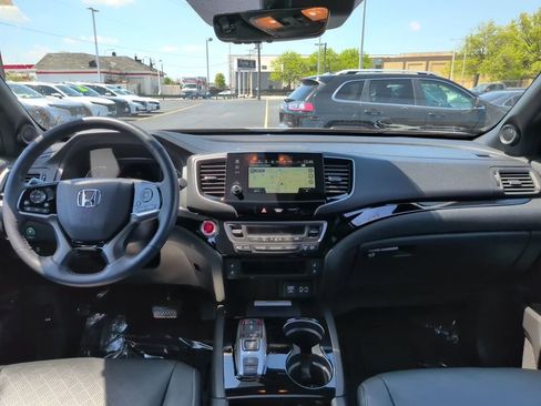 Used 2023 Honda Passport Elite image 14