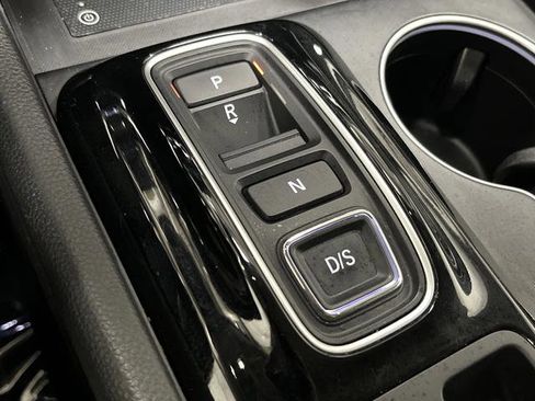 Used 2024 Honda Pilot Touring image 22