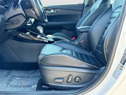 Used 2024 Kia Forte GT-Line w/ GT-Line Premium Package image 18