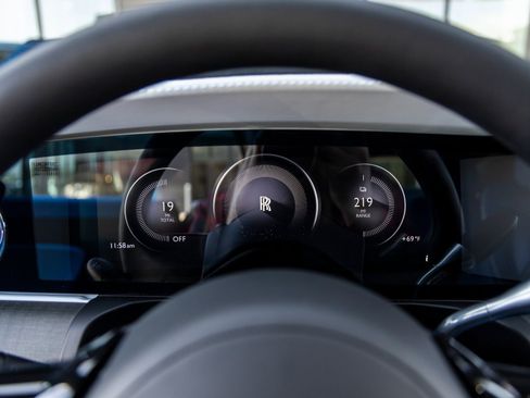 New 2025 Rolls-Royce Spectre image 31