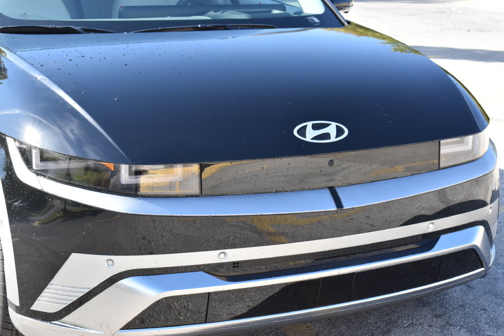 New 2027 Hyundai Ioniq 5 Limited RWD image 3