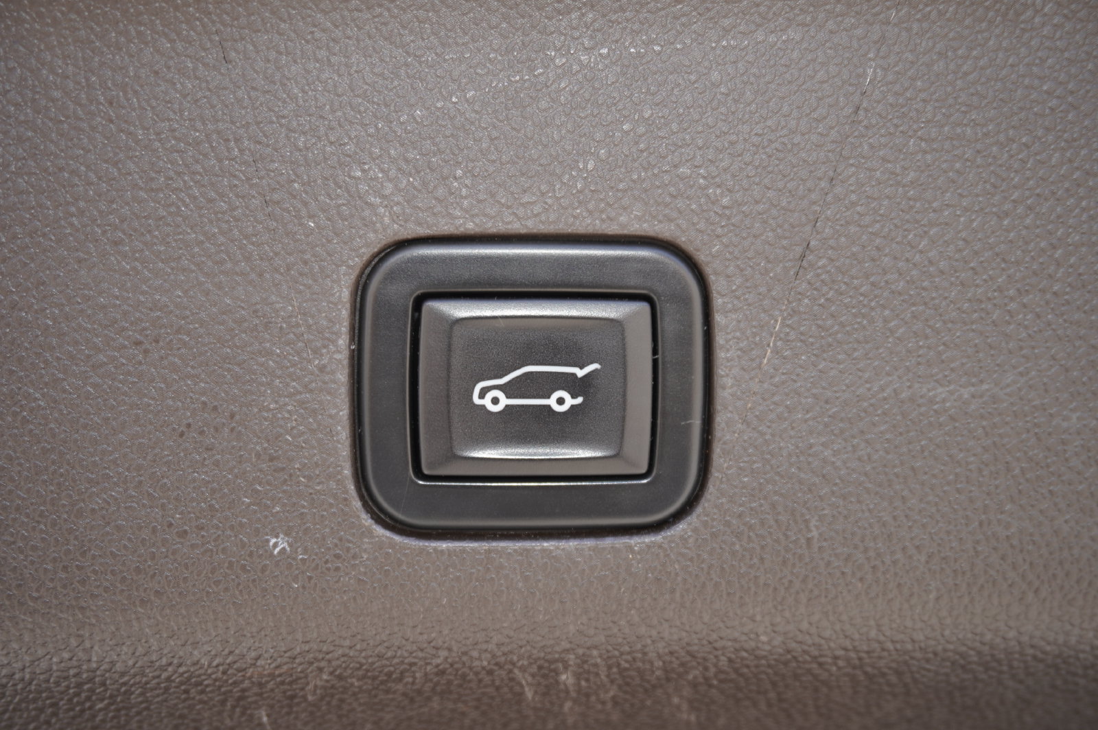 Used 2023 Chevrolet Tahoe Z71 w/ Luxury Package AWD/4WD image 10