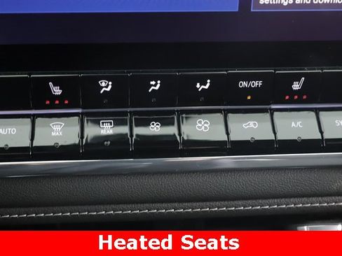 Used 2024 Chevrolet Colorado LT w/ LT Convenience Package II image 4