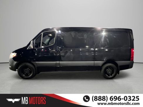 Used 2021 Mercedes-Benz Sprinter 2500 image 8