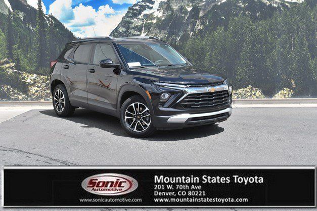 Used 2024 Chevrolet TrailBlazer LT w/ Driver Confidence Package FWD image 1