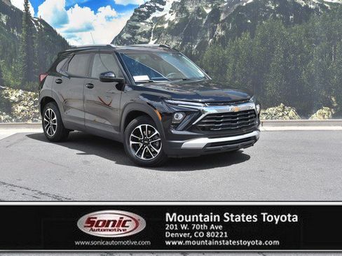 Used 2024 Chevrolet TrailBlazer LT w/ Driver Confidence Package FWD image 1