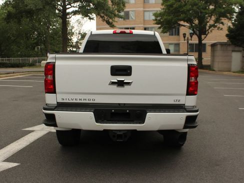 Used 2019 Chevrolet Silverado 2500 LTZ w/ Duramax Plus Package AWD/4WD image 8