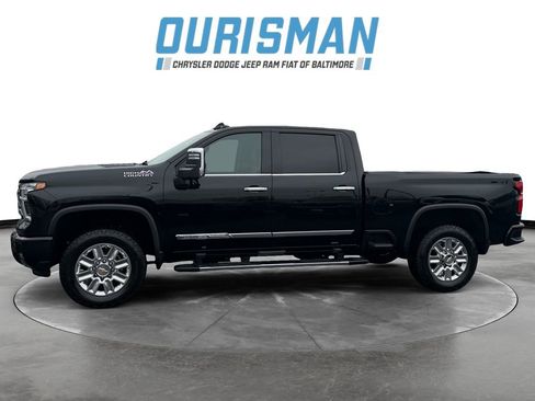 Used 2025 Chevrolet Silverado 2500 High Country w/ High Country Premium Package image 3