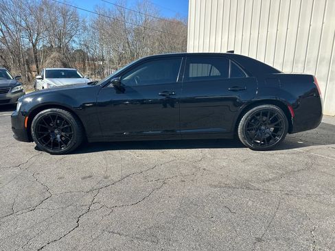 Used 2020 Chrysler 300 Touring w/ Sport Appearance Package image 9