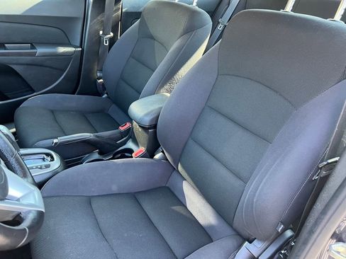 Used 2014 Chevrolet Cruze LT image 10