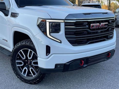 Used 2024 GMC Sierra 1500 AT4 w/ Technology Package image 8