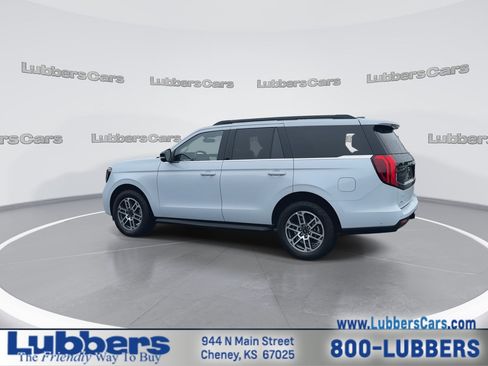 Used 2025 Ford Expedition Active AWD/4WD image 6