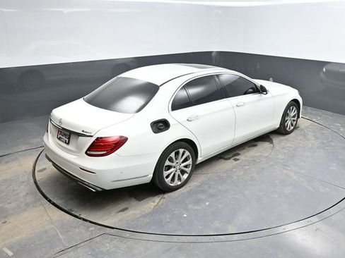 Used 2017 Mercedes-Benz E 300 4MATIC image 43