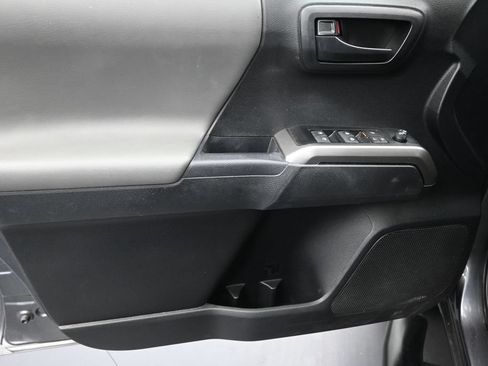 Used 2023 Toyota Tacoma SR5 RWD image 11