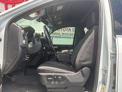 Used 2023 GMC Sierra 2500 SLE w/ SLE Value Package; AWD/4WD image 3