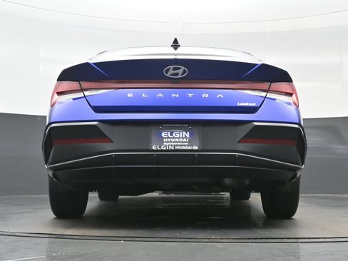 Certified 2025 Hyundai Elantra Limited FWD image 30