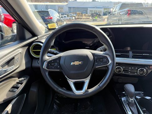 Certified 2024 Chevrolet Trax LT w/ Driver Confidence Package image 21