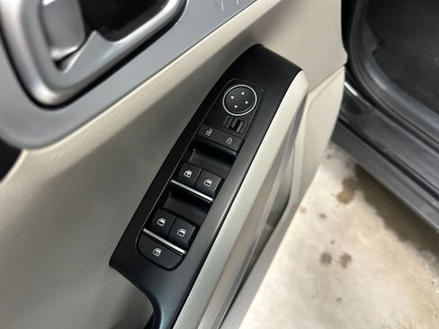 Used 2023 Kia Soul LX FWD image 8