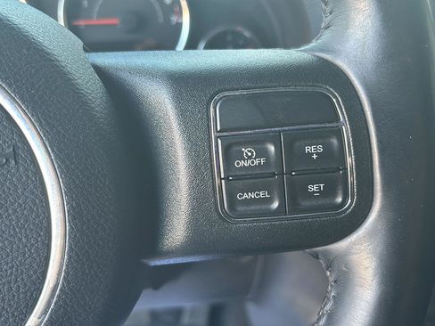 Used 2017 Jeep Wrangler Unlimited Sahara AWD/4WD image 13