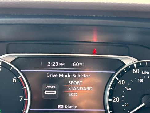 Used 2023 Nissan Rogue SV w/ SV Premium B Package image 34