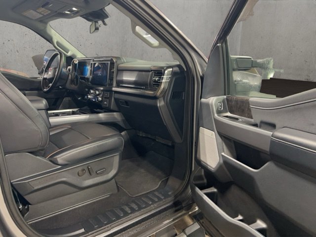 Used 2025 Ford F350 Lariat AWD/4WD image 32