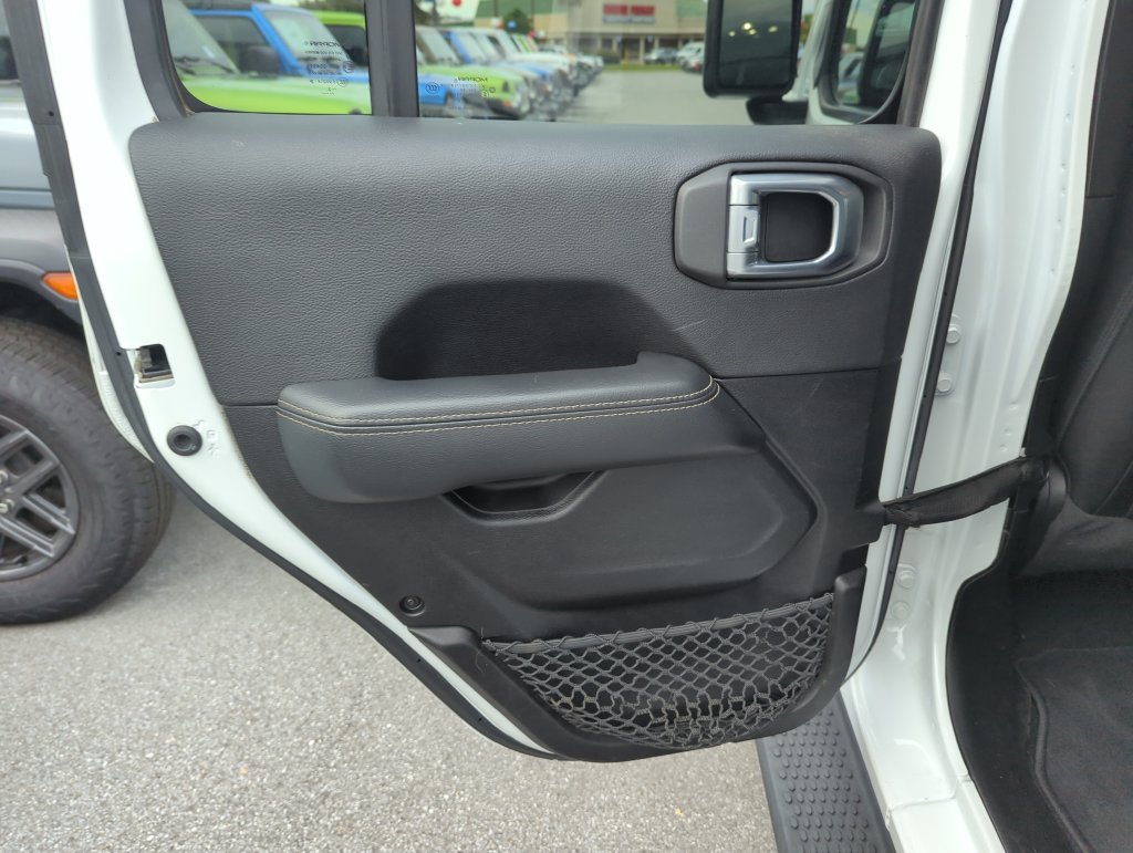 Used 2022 Jeep Wrangler Unlimited Sahara AWD/4WD image 25