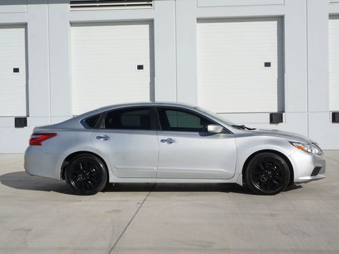 Used 2018 Nissan Altima 2.5 S w/ S Convenience Package image 15