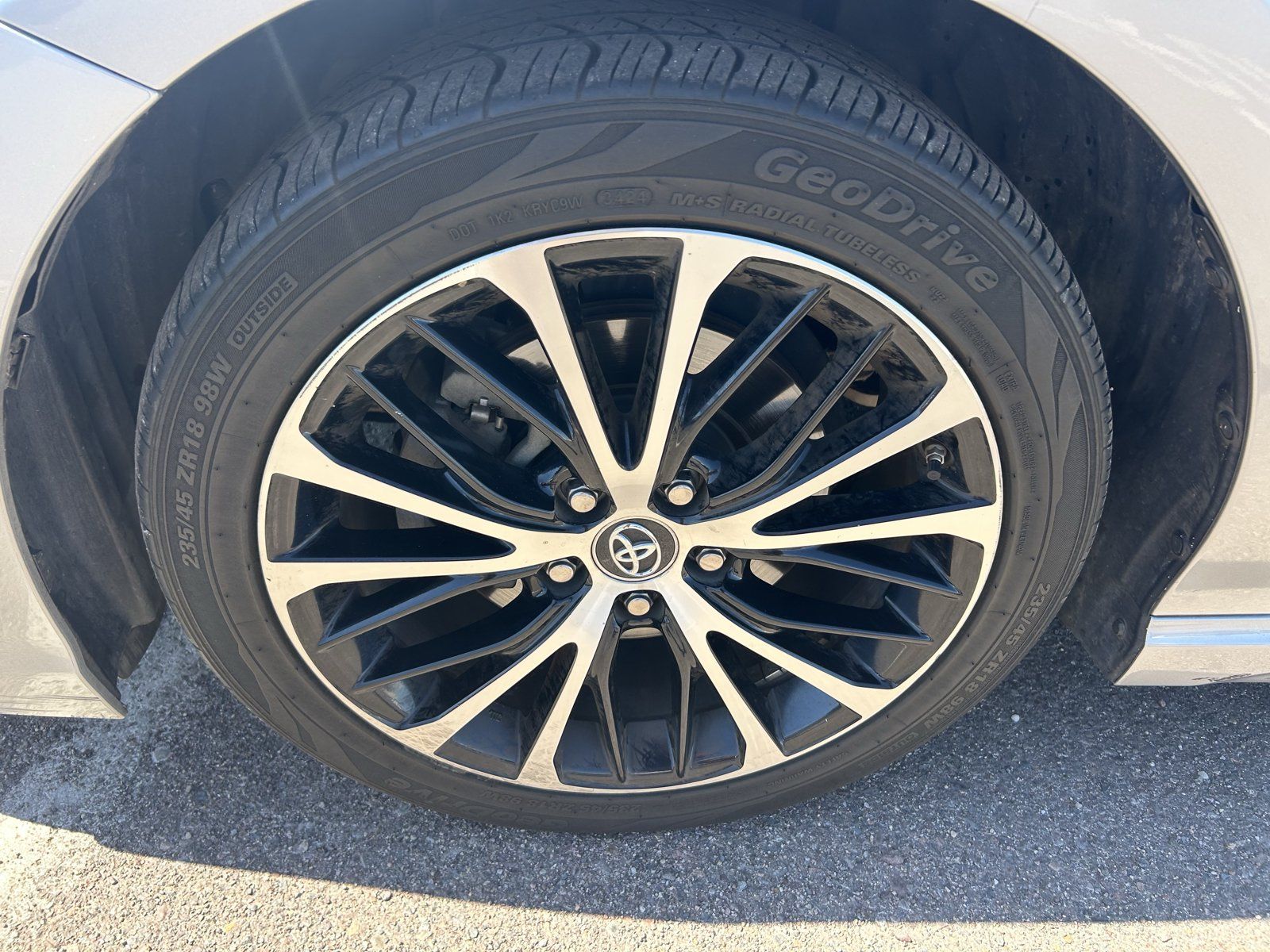 Used 2019 Toyota Camry SE FWD image 11