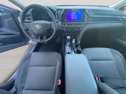 Used 2025 Toyota Camry LE w/ Convenience Package image 10
