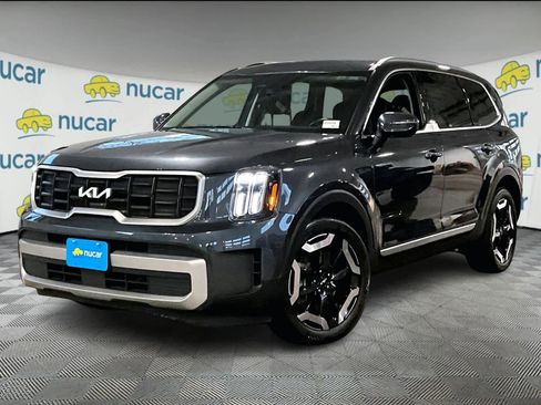 Used 2023 Kia Telluride S image 3