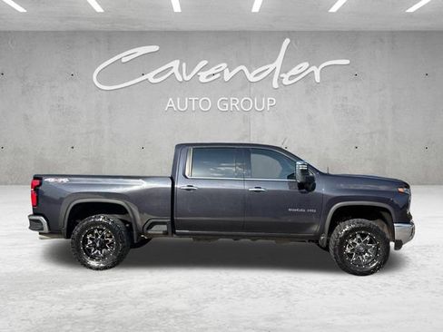 Used 2024 Chevrolet Silverado 2500 LTZ AWD/4WD image 21