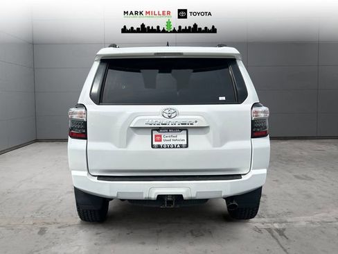 Certified 2019 Toyota 4Runner SR5 AWD/4WD image 4