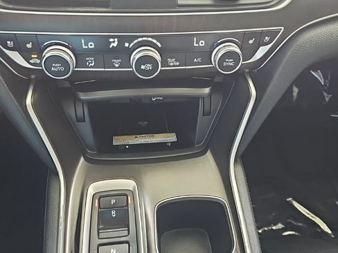 Used 2019 Honda Accord Touring image 19