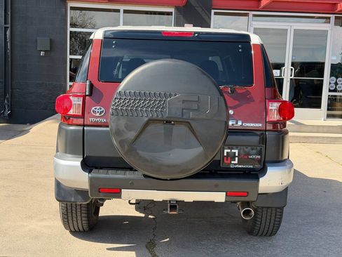 Used 2010 Toyota FJ Cruiser 4WD image 12