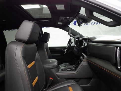 Used 2024 GMC Sierra 2500 AT4 w/ AT4 Premium Plus Package image 37