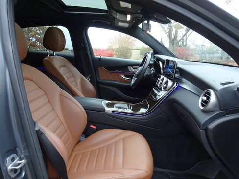 Used 2021 Mercedes-Benz GLC 300 GLC 300 image 26