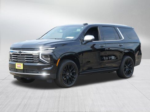 Used 2025 Chevrolet Tahoe Premier AWD/4WD image 3