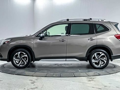 Used 2022 Subaru Forester Touring image 5