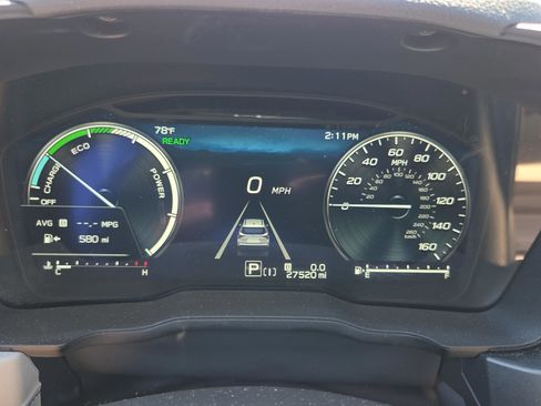 Used 2025 Subaru Forester Premium image 32