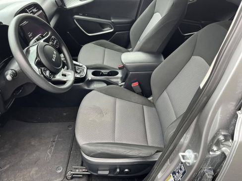 Used 2023 Kia Soul S FWD image 11