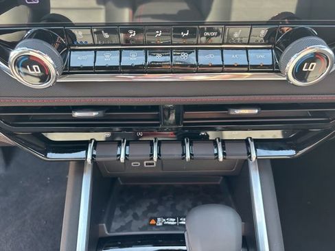 New 2026 Chevrolet Colorado Z71 w/ Midnight Edition AWD/4WD image 19