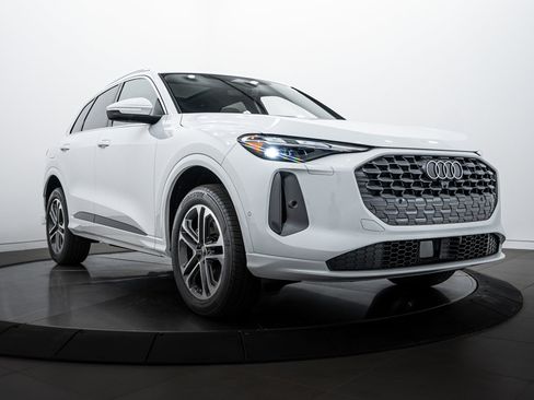 New 2025 Audi Q5 Premium image 1