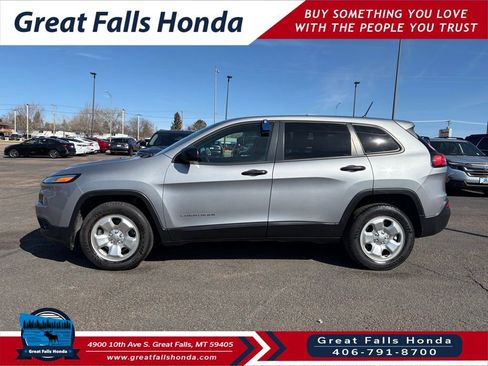 Used 2014 Jeep Cherokee Sport image 4